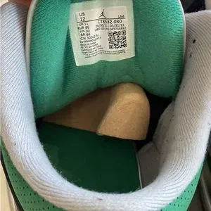 Jordan | Shoes | Jordan 3 Pine Green Size 2 New Sat In My  display picture 1
